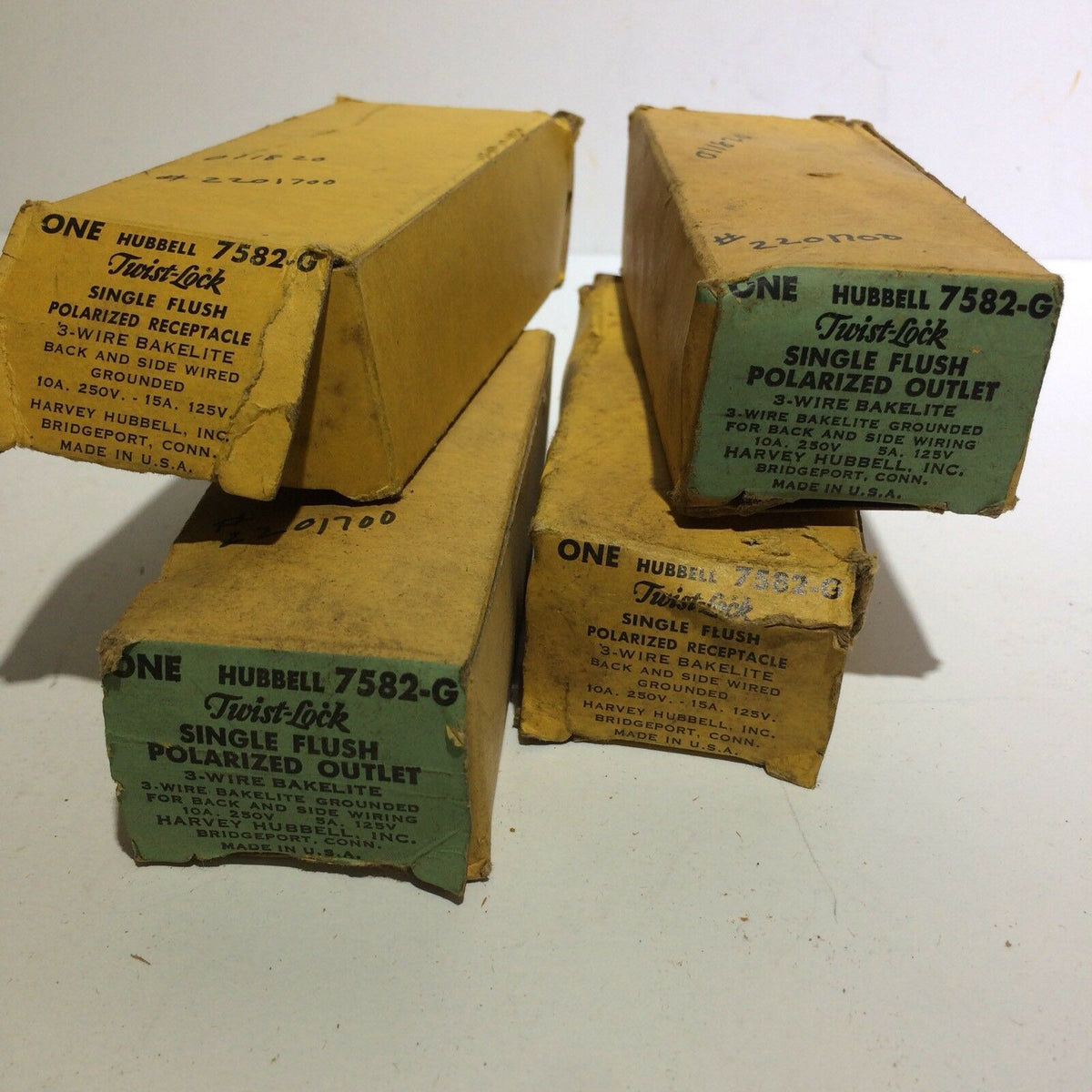 Lot of 4 HUBBELL 7582G FLUSH SINGLE RECEPTACLE polarized