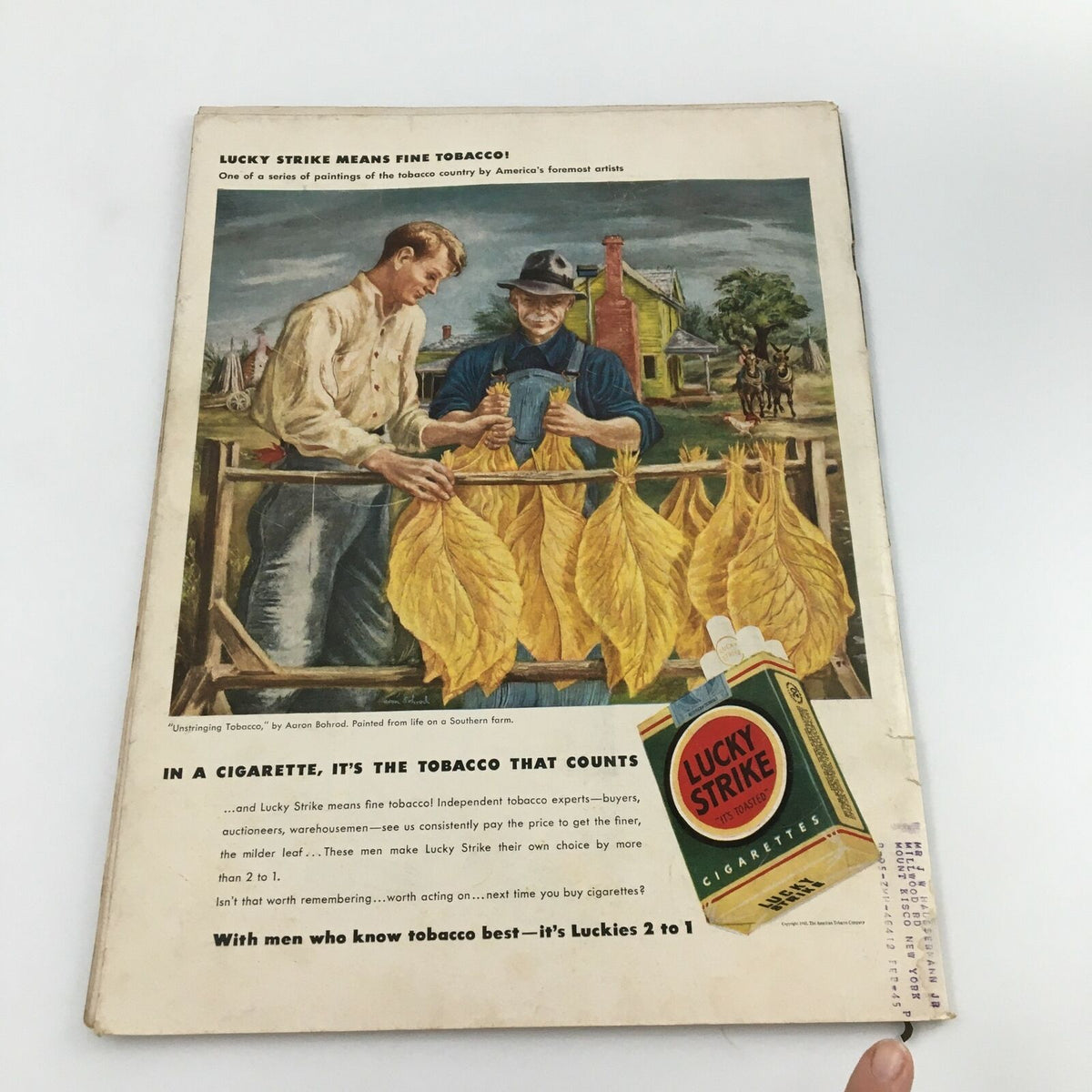 Cover of VTG Life Magazine August 17 1942 featuring two men working with tobacco leaves, showcasing a Lucky Strike advertisement, highlighting fine tobacco and agricultural practices.