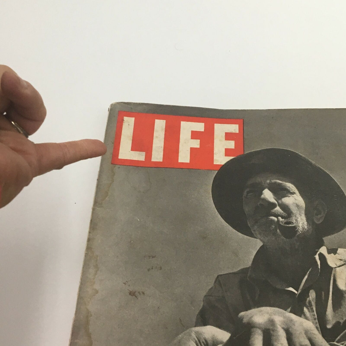 Cover of VTG Life Magazine May 27 1946 featuring a portrait of an Ozark farmer, highlighting vintage magazine aesthetics.