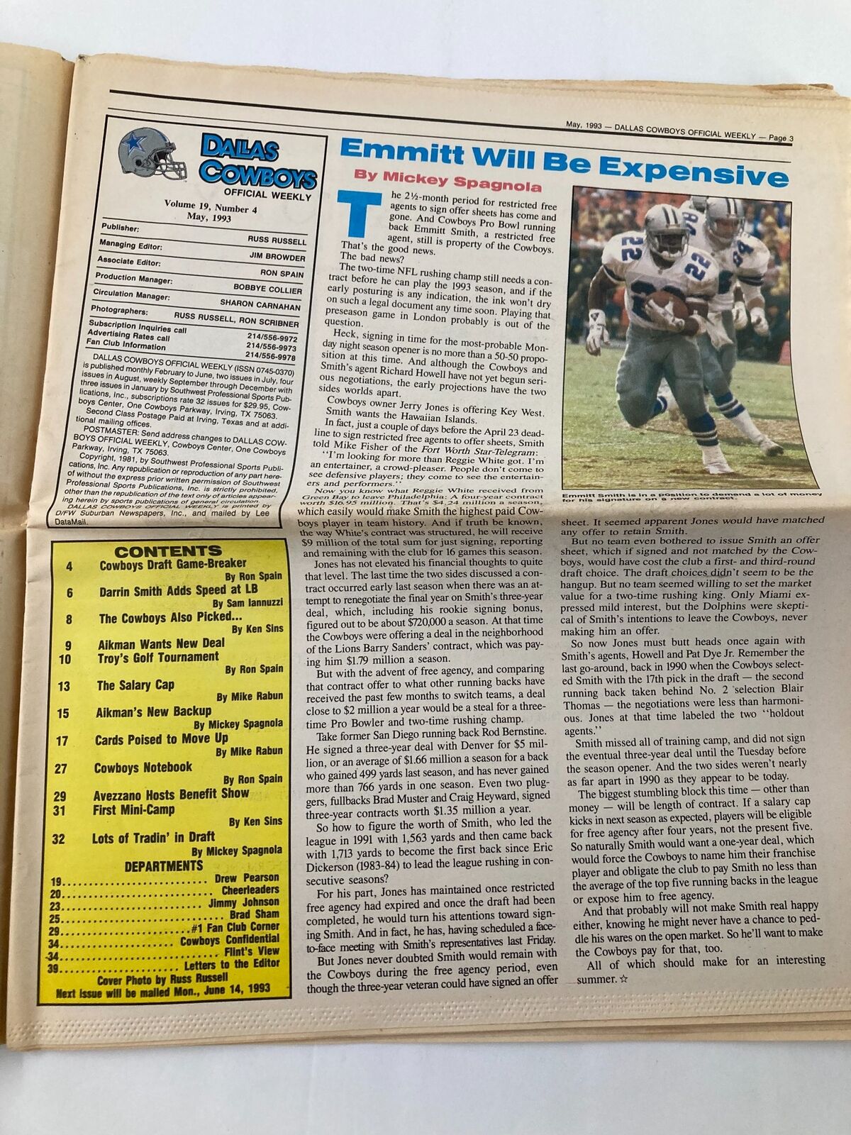 Dallas Cowboys Weekly Newspaper May 1993 Vol 19 #4 featuring an article about Emmitt Smith by Mickey Spagnola, showcasing a photo of Emmitt Smith in action.