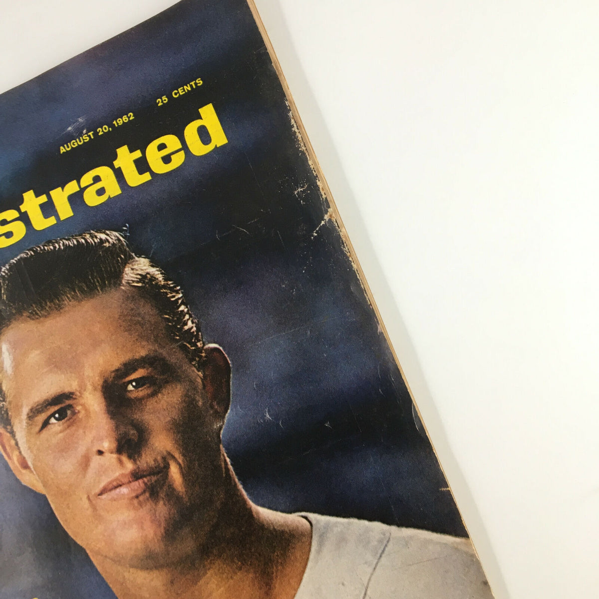 Detail of the VTG Sports Illustrated Magazine August 20 1962 cover, focusing on the date and price while featuring Don Drysdale, a notable pitcher.