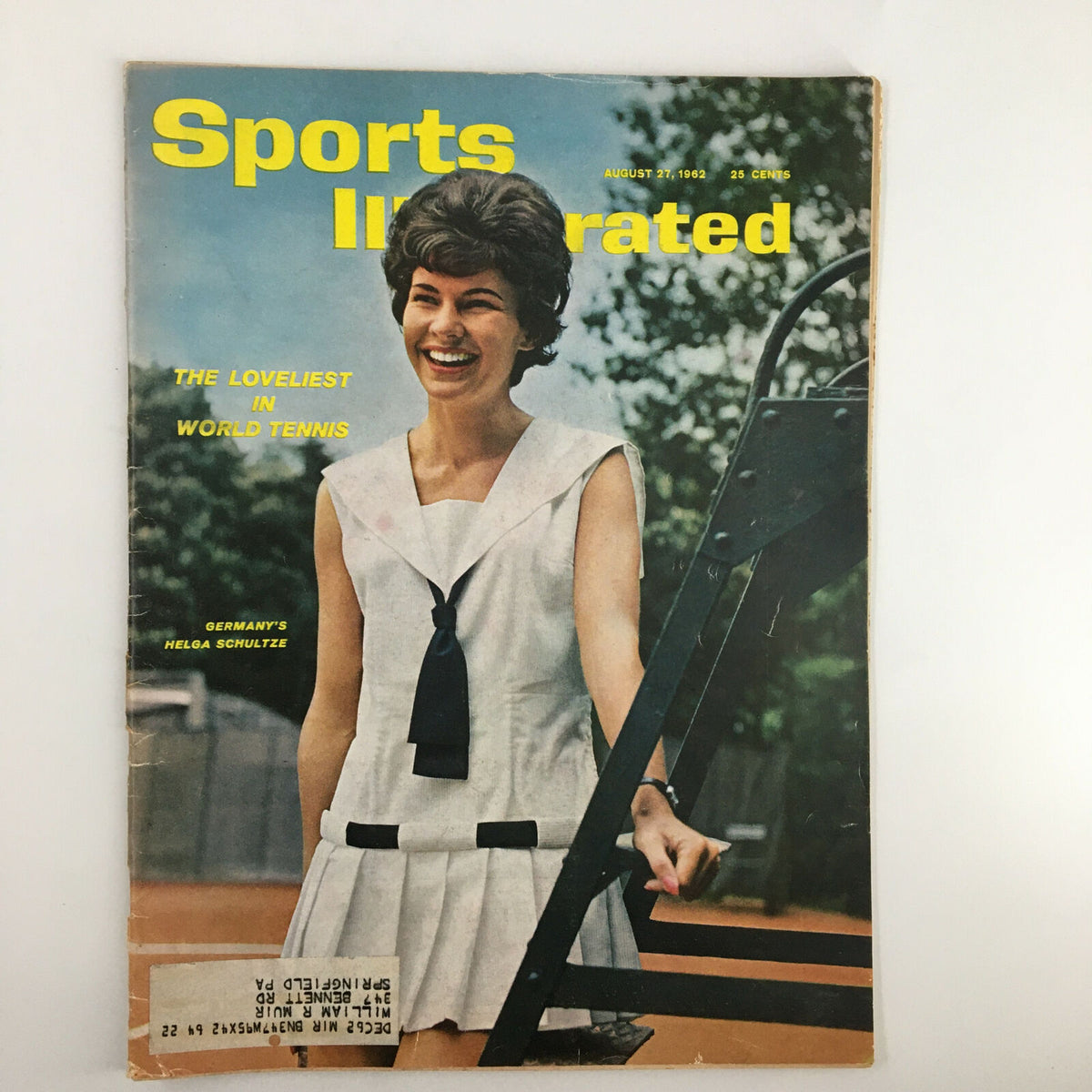 VTG Sports Illustrated Magazine cover from August 27, 1962 featuring Germany's Helga Schultze, showcasing her in a tennis outfit with a bright smile against a blurred outdoor backdrop.