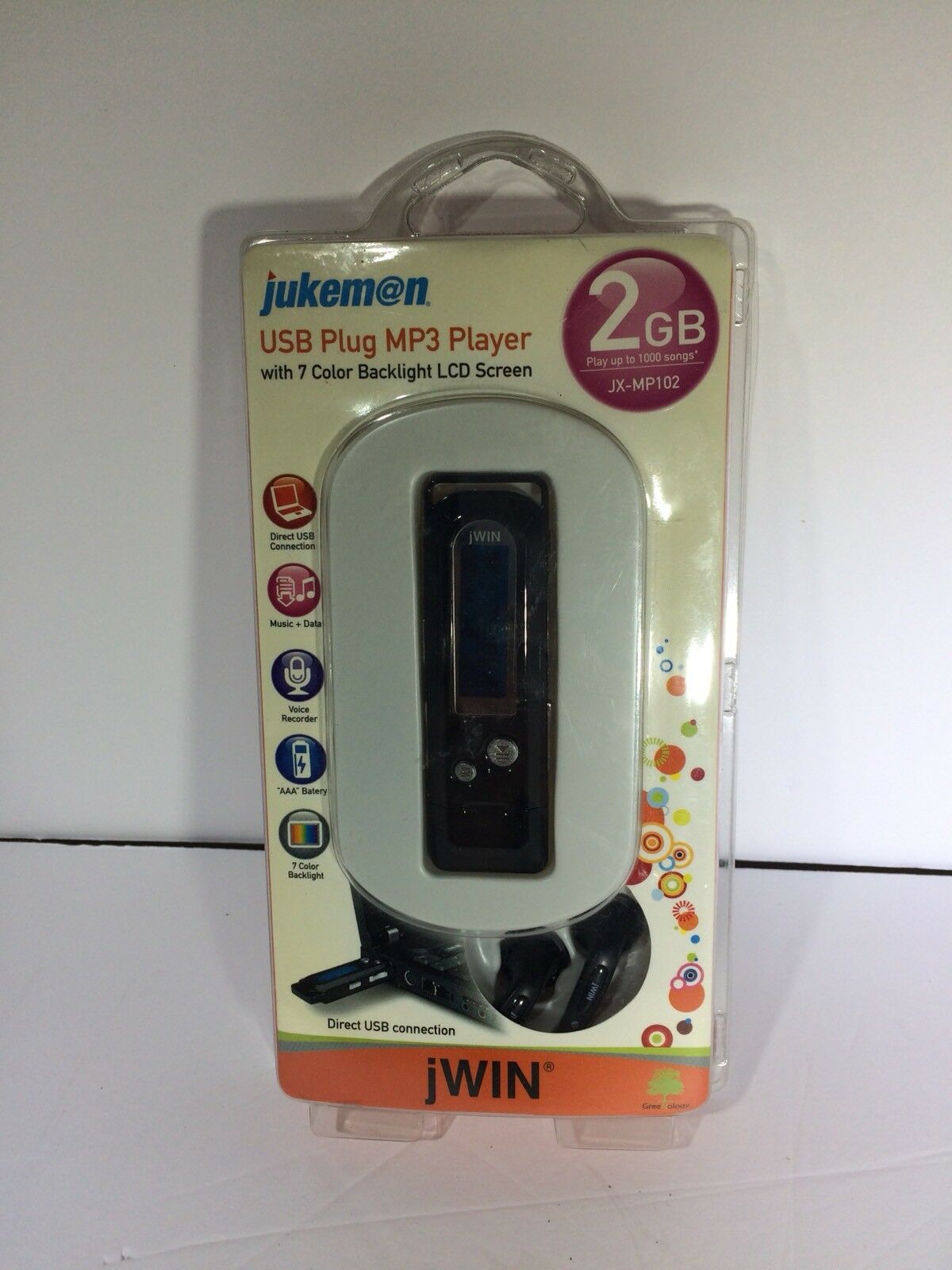 Jukeman USB Plug MP3 Player with 7 Color Backlight LCD Screen 2 GB JWIN JX-MP102