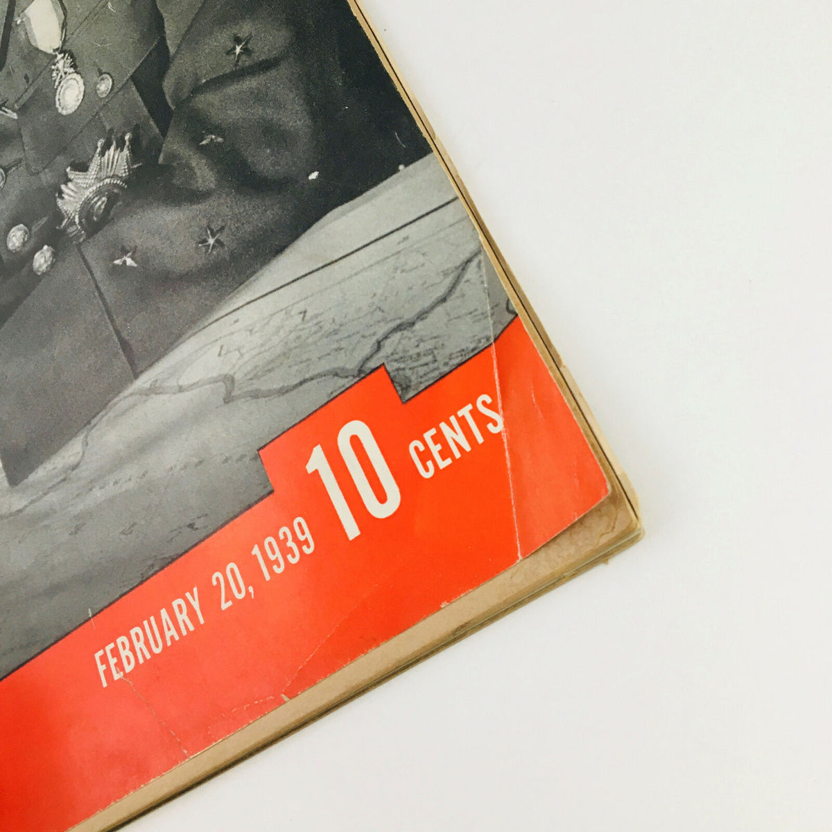 Detail of the bottom corner of VTG Life Magazine February 20, 1939, indicating the date and price of 10 cents.