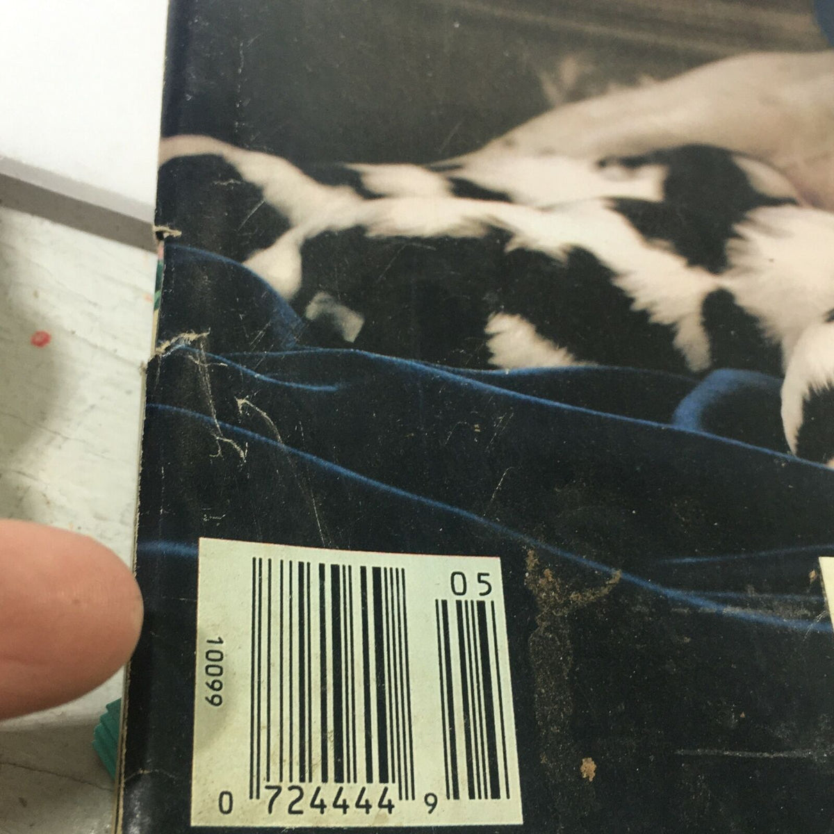 Back cover detail of the VTG Life Magazine May 1989 with a barcode and hints of wear, showcasing the publication's condition while featuring the design of the magazine.