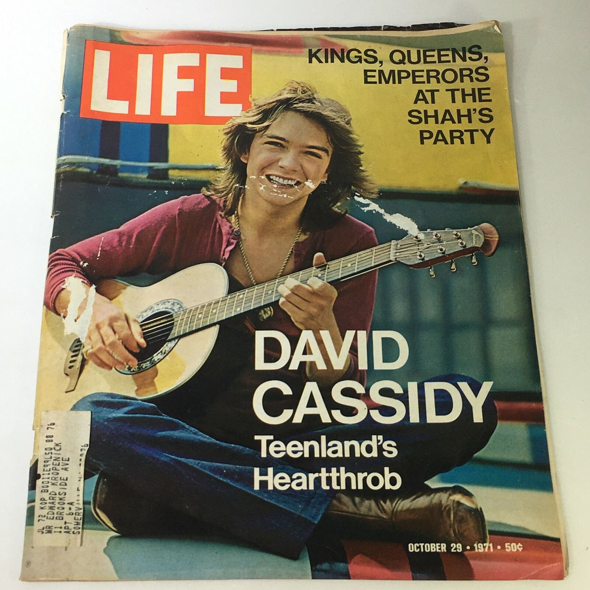 Cover of VTG Life Magazine from October 29, 1971, featuring David Cassidy, Teenland's heartthrob, smiling and playing guitar.