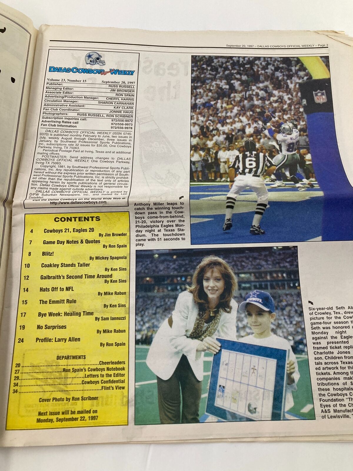 Inside page of the Dallas Cowboys Weekly Newspaper from September 20 1997, Vol 23 #15, displaying game highlights and the contents layout.