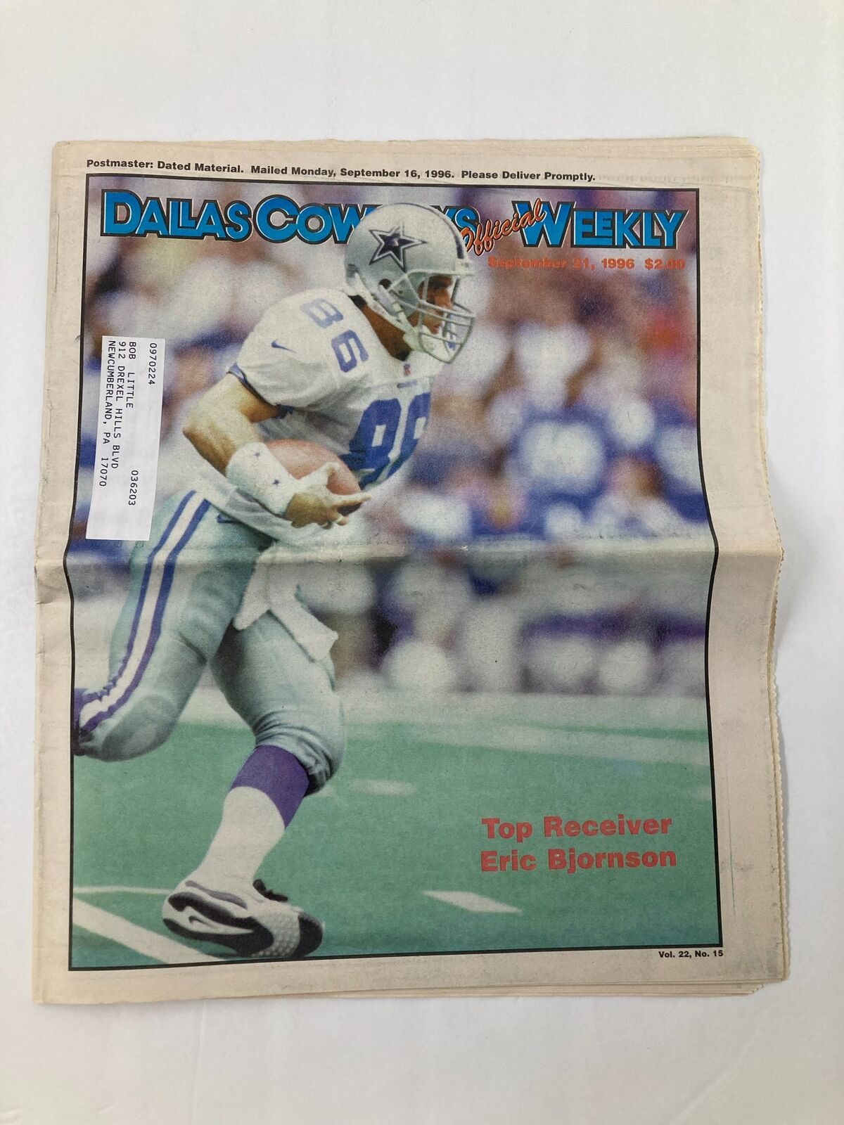 Dallas Cowboys Weekly Newspaper - September 21, 1996, Vol 22 #15 featuring Eric Bjornson running the ball on the cover.