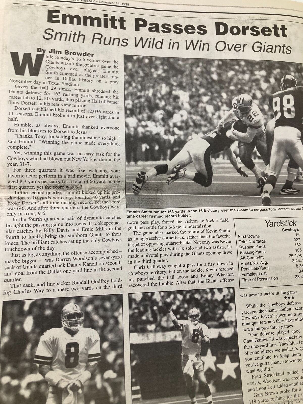 Emmitt Smith runs wild in a win over the Giants, featured in the Dallas Cowboys Weekly Newspaper November 14 1998 Vol 24 #22.
