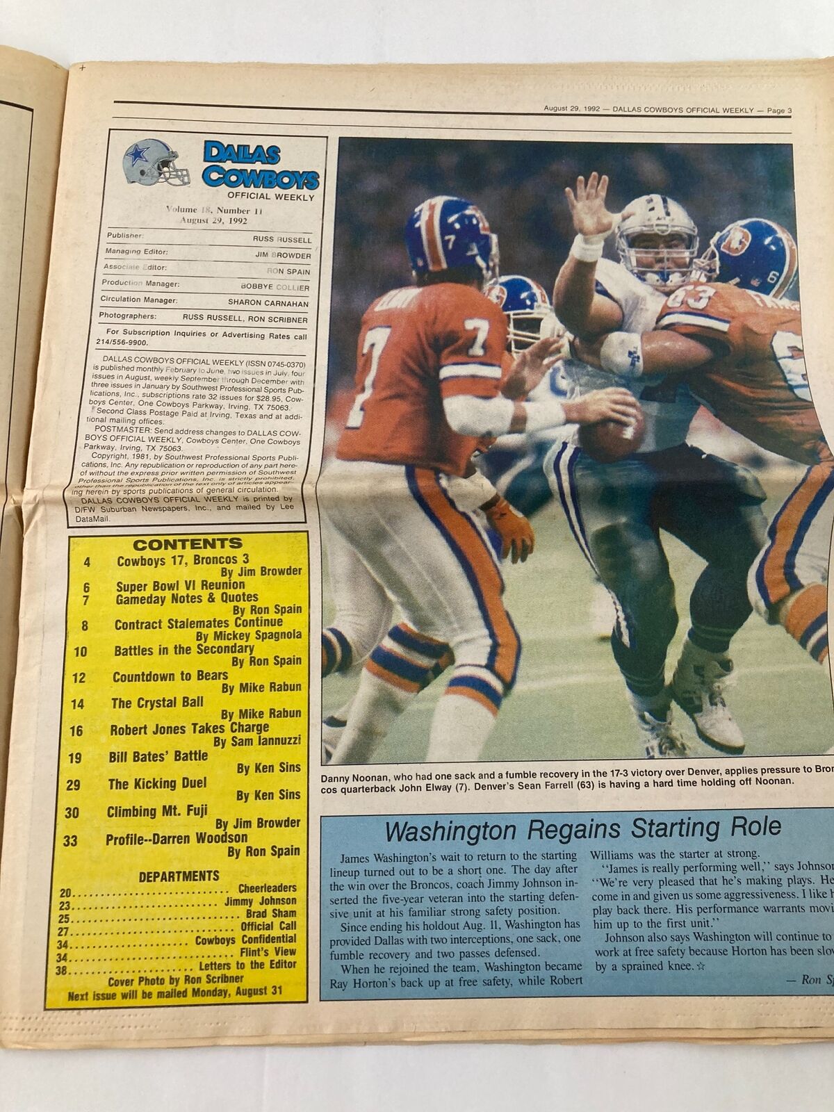 Inside page of Dallas Cowboys Weekly Newspaper August 29 1992 Vol 18 #11 containing article contents and headlines discussing game summaries and player stats.