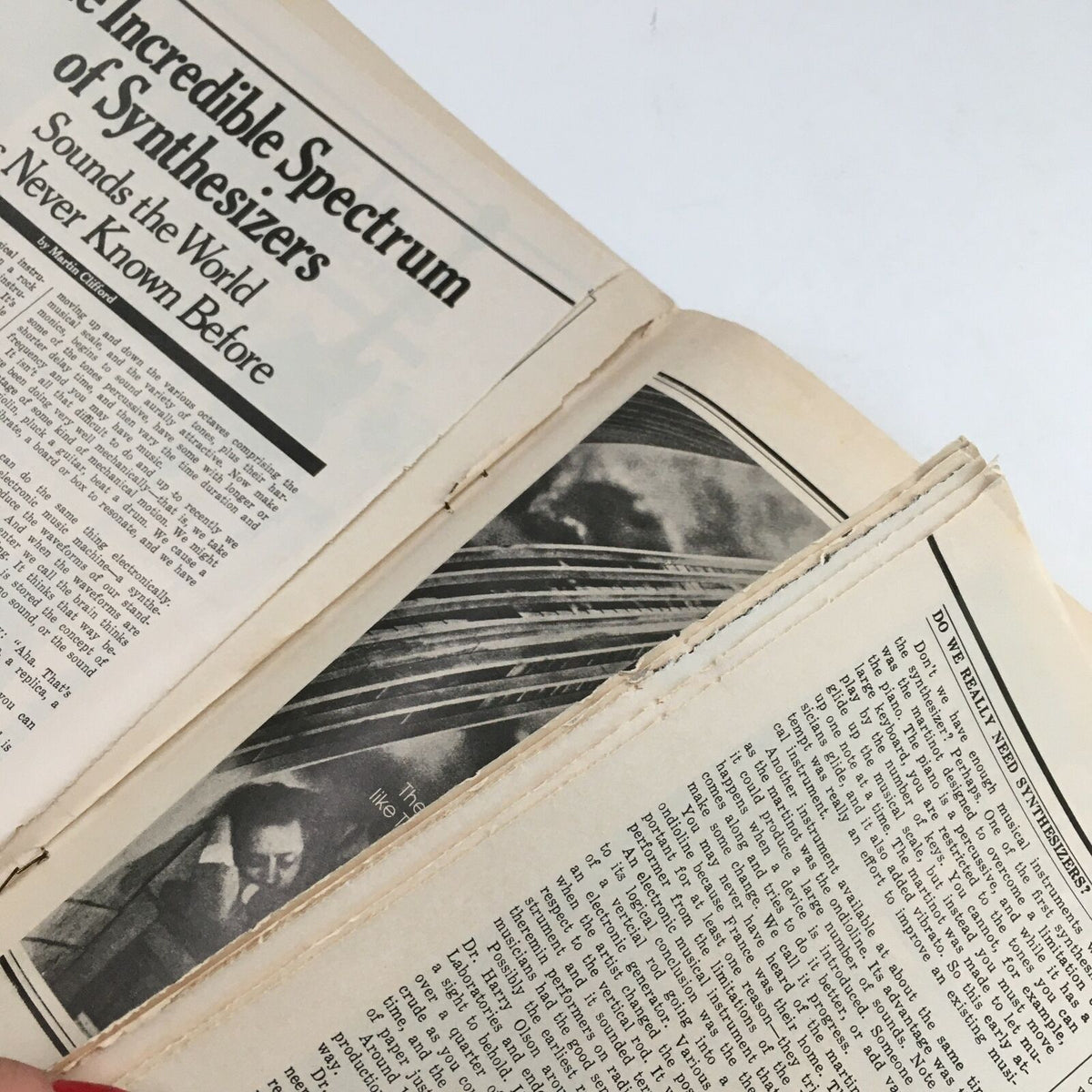 Inside view of Circus Magazine July 22 1976, displaying articles featuring insights into synthesizers and the music trends of the 1970s.