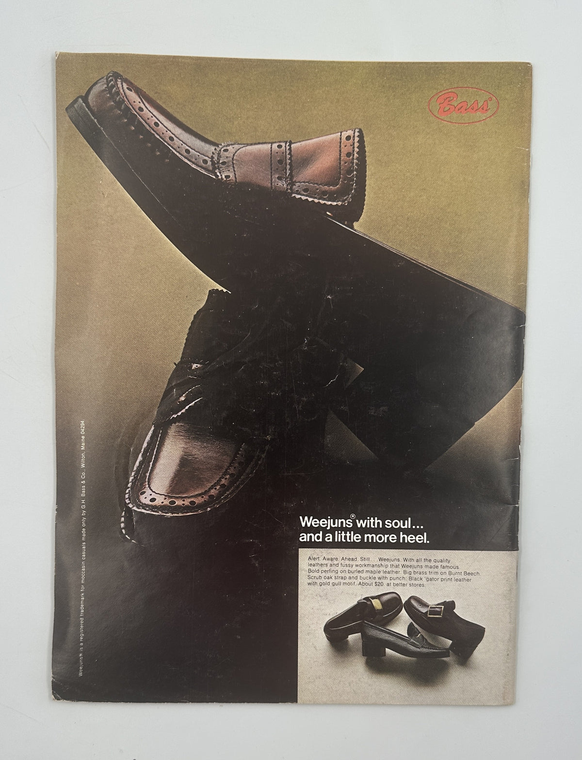 The New Yorker Magazine August 2, 1969 Beach Parking Anatol Kovarsky Cover VG showing a vintage interior Bally footwear advertisement with black leather shoes