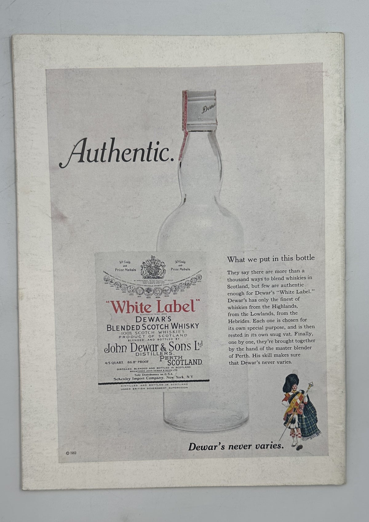 The New Yorker Magazine August 19, 1972 Seaside Pool Cocktail Party Cover issue interior advertisement for Dewar's White Label blended Scotch whisky.