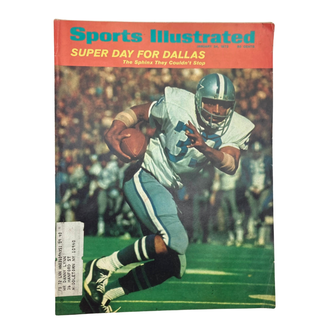 Cover of Sports Illustrated Magazine dated January 24, 1972, featuring Duane Thomas of the Dallas Cowboys, showcasing the excitement of football.