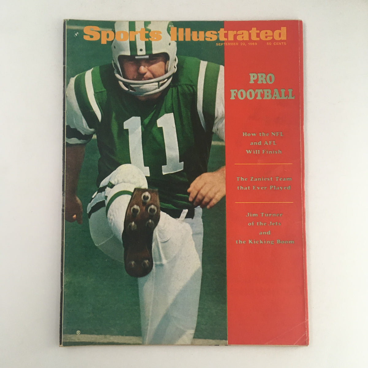 Cover of Sports Illustrated Magazine from September 22, 1969 featuring Jim Turner of the Jets, showcasing Pro Football highlights and vintage sports memorabilia.