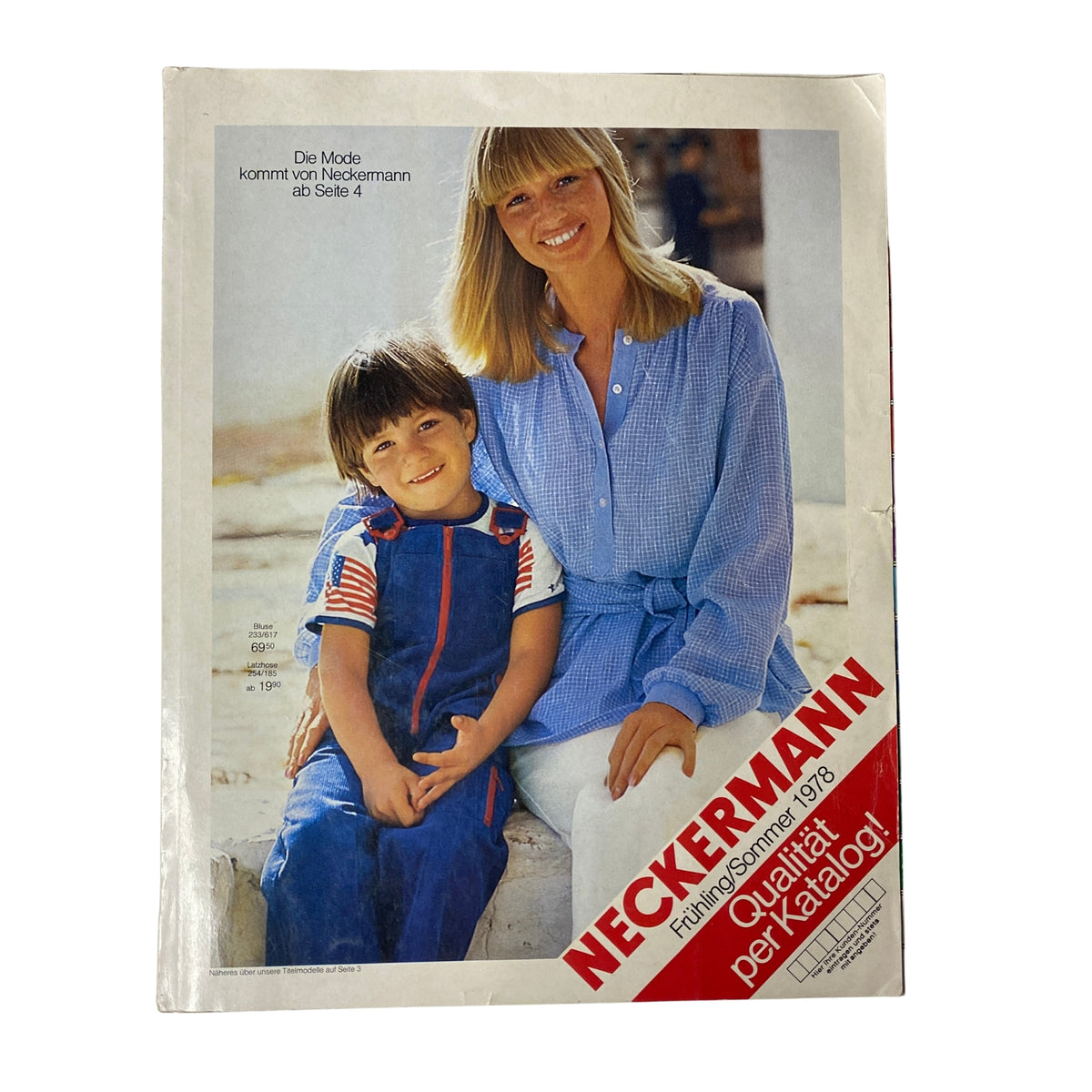 Cover of the 1978 August Neckermann Sommer Catalog featuring a woman and a boy smiling, illustrating summer fashion trends from late-1970s Germany. Ideal for vintage catalog collectors and retro fashion enthusiasts.