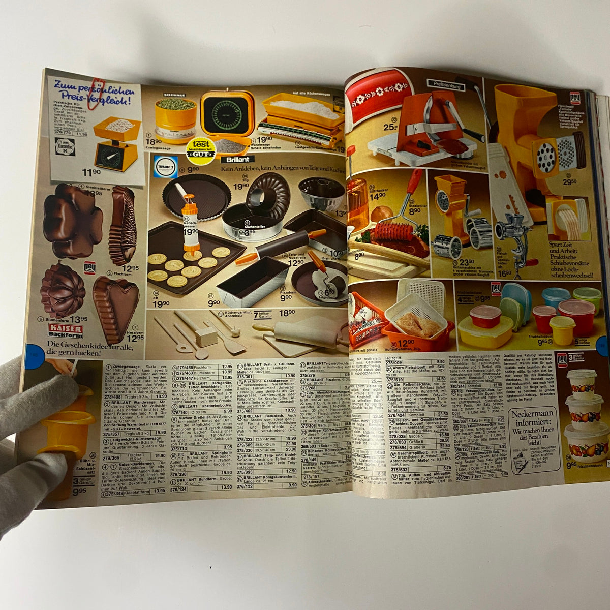 1977-1978 Neckermann Winter Catalog illustrating various kitchenware and baking equipment, emphasizing vintage design trends from the late 1970s.
