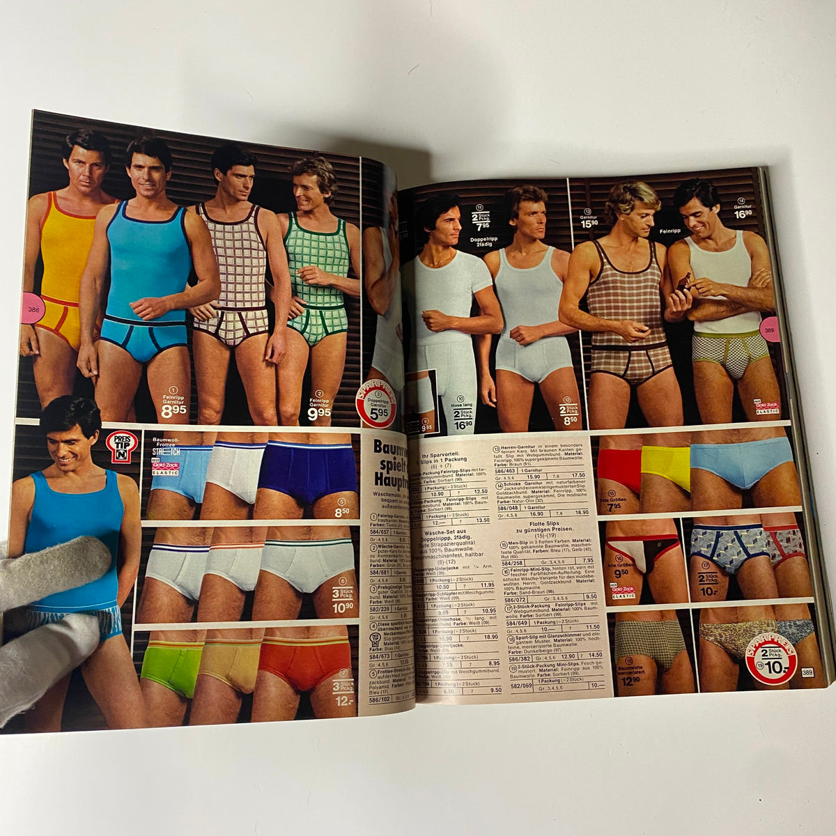 1978-1979 Neckermann Winter Catalog page showcasing men's underwear styles, highlighting various colors and patterns available for purchase.