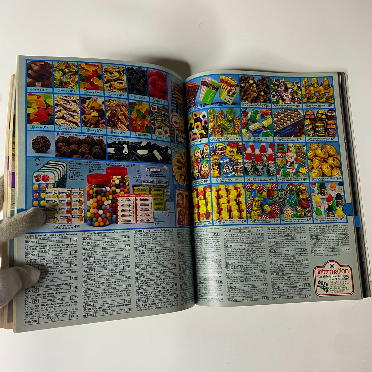 1978-1979 Neckermann Winter Catalog page displaying an array of candies and snacks, with images of assorted confectionery items and their prices.