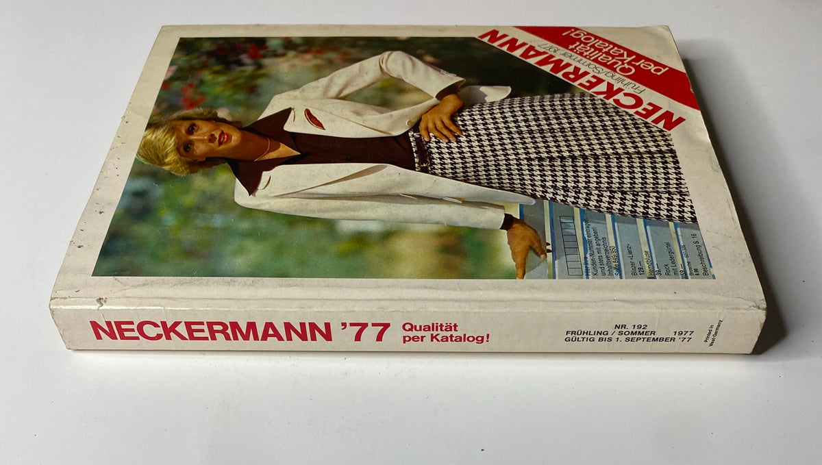 Another view of the 1977 Neckermann Sommer Catalog showcasing the same model in a blazer and skirt, emphasizing retro fashion trends.