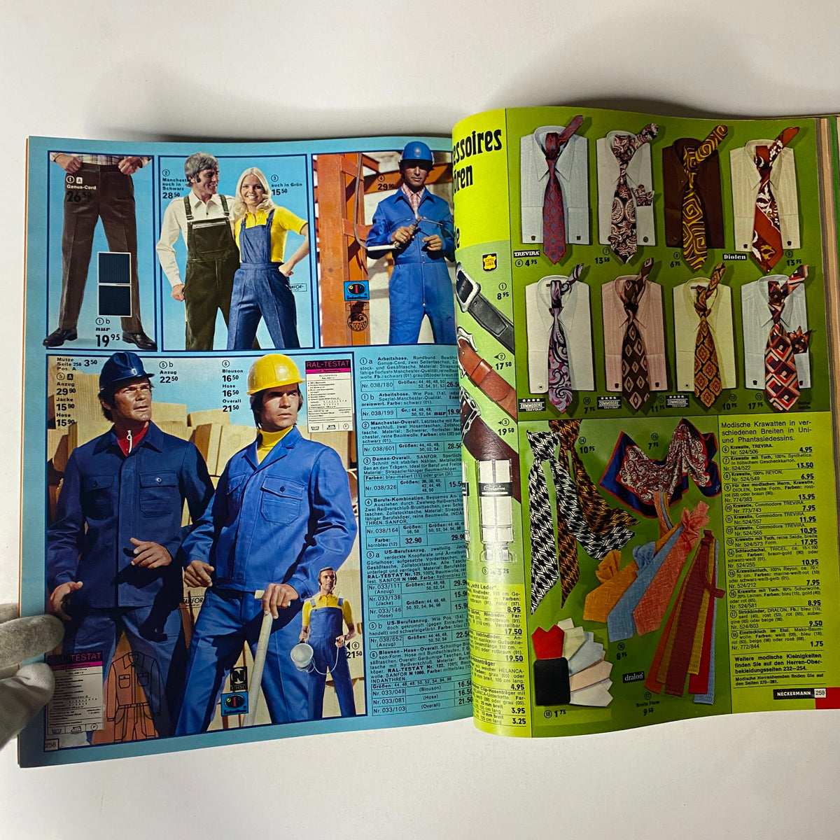 1971 Neckermann Sommer Catalog displaying fashionable workwear and accessories for men, illustrating the styles and practicality of the era.