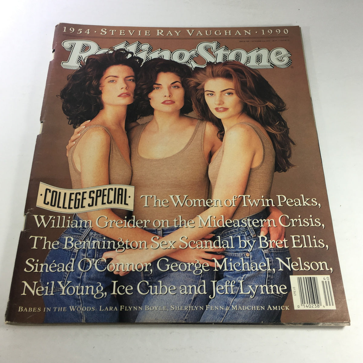 Cover of VTG Rolling Stone Magazine from October 4, 1990 featuring actresses Lara Flynn Boyle and Sherilyn Fenn with the headline 'The Women of Twin Peaks'.