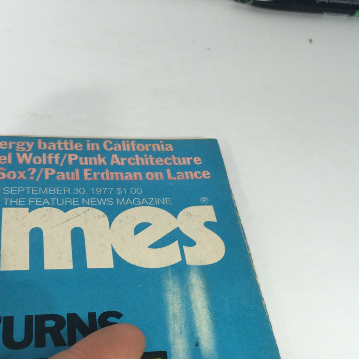 Cover of VTG New Times Magazine: September 30, 1977 featuring the headline 'America Turns Right' along with other article highlights related to energy battles and architecture. This vintage magazine is a historical artifact reflecting the political climate of the late 1970s.