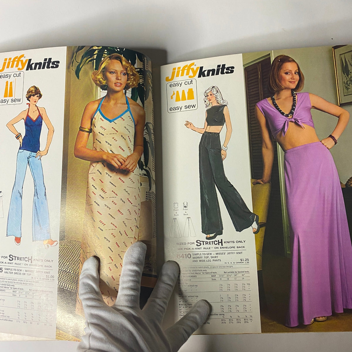1974 Simplicity Summer Catalog featuring Jiffy Knits sewing patterns, showcasing easy-to-sew outfits for summer including dresses and casual tops.