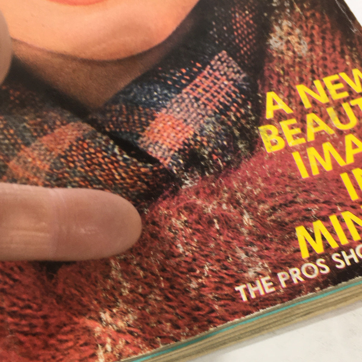 Detailed view of the VTG Glamour Magazine September 1975 cover, highlighting the article 'A New Beauty Image in 37 Minutes' and a plaid design.