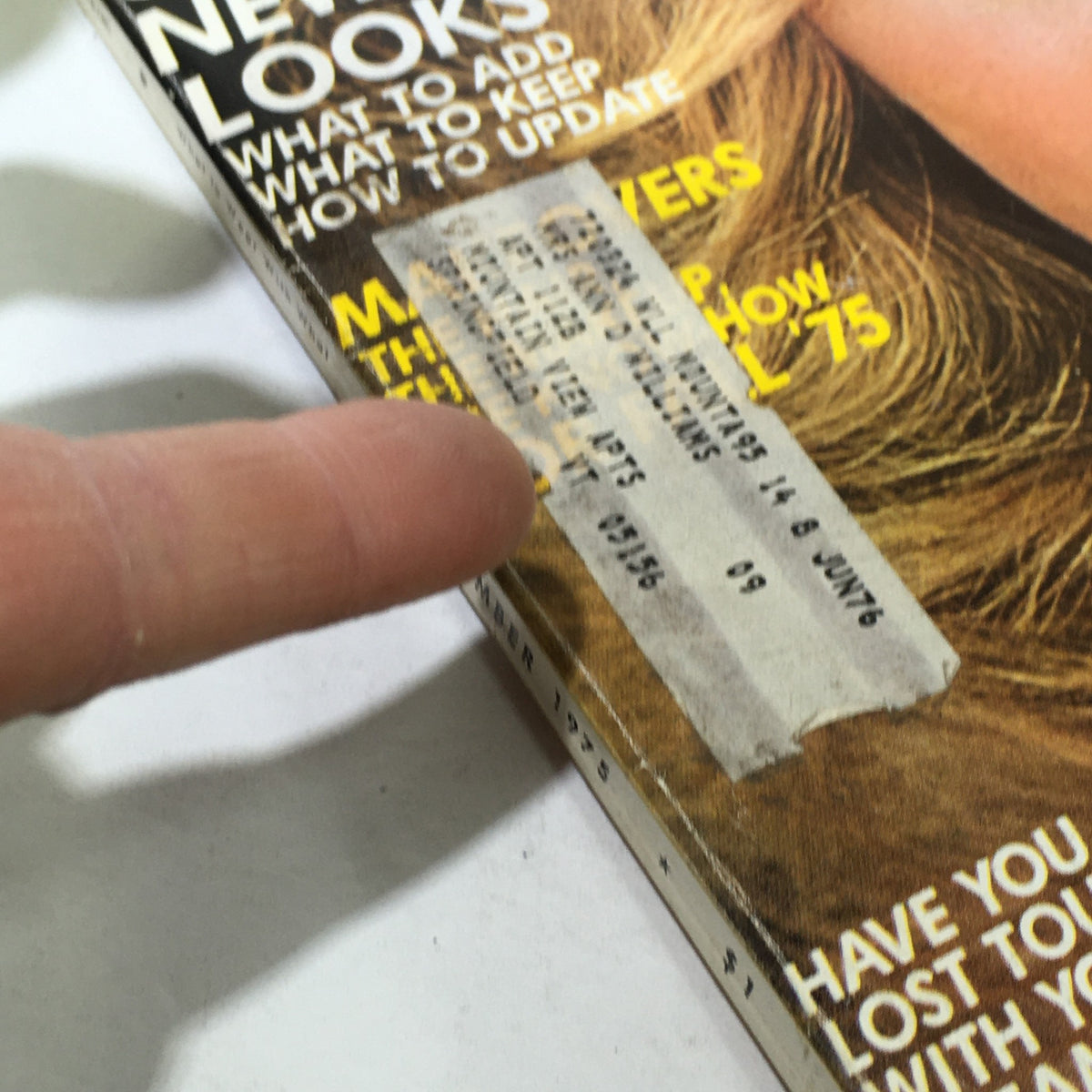Back cover of the VTG Glamour Magazine September 1975 featuring a price tag and issue details.