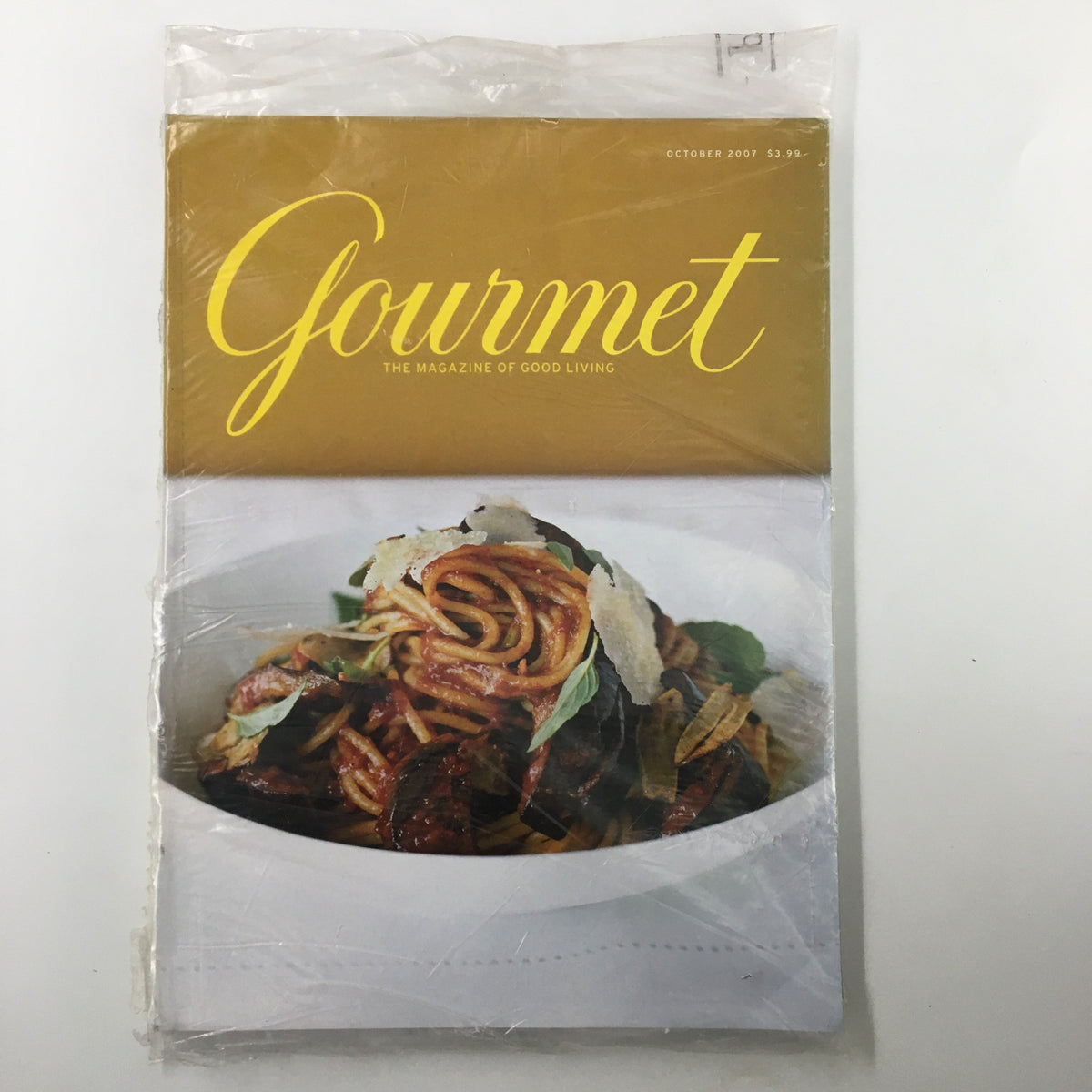 Gourmet Magazine October 2007 featuring a delicious pasta dish on the cover, highlighting Spain's vibrant culinary culture.