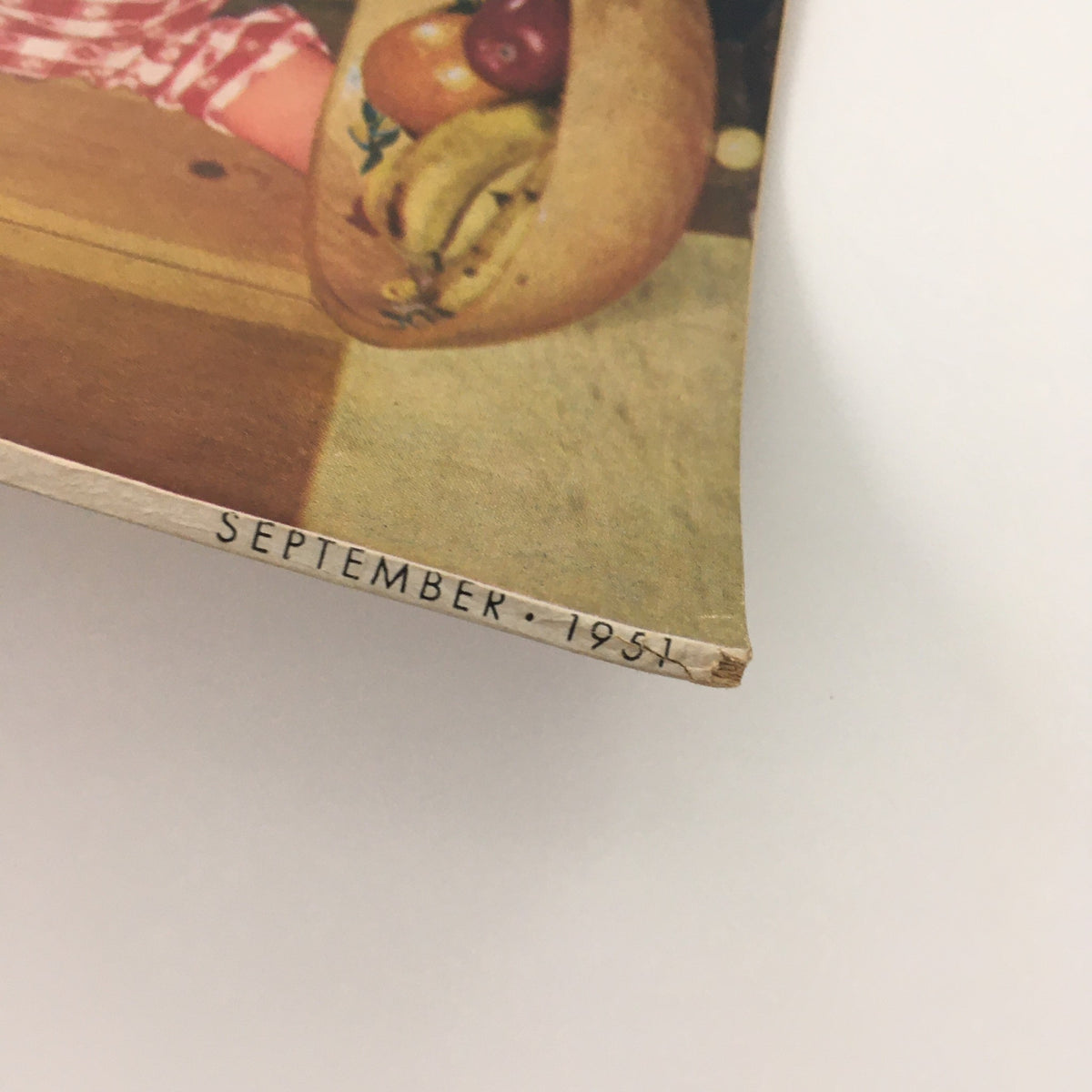 Close-up view of the publication date from the side of VTG Movieland September 1951 Vol 9 #8.
