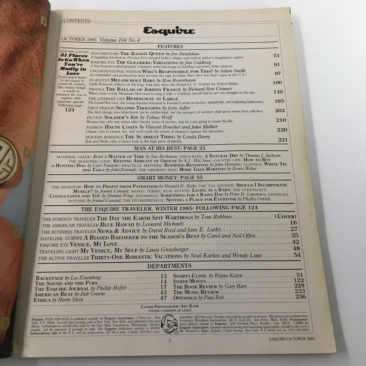 Table of contents page from VTG Esquire Magazine October 1985, listing articles including 'The Man Who Captured the Mountain Men' and features on romantic vacations and lifestyle topics.