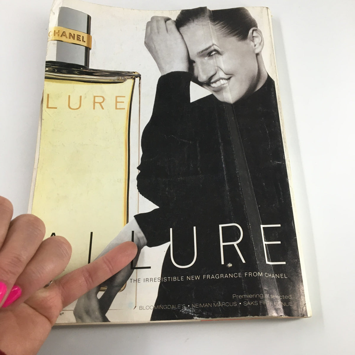 Back cover of Vanity Fair Magazine April 1996, showcasing an advertisement for Chanel Allure fragrance.
