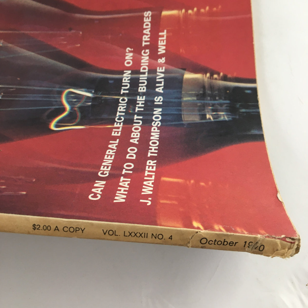 Side view of the October 1970 Fortune Magazine, highlighting the title 'J. Walter Thompson is Alive and Well', with details on its chart and pricing.
