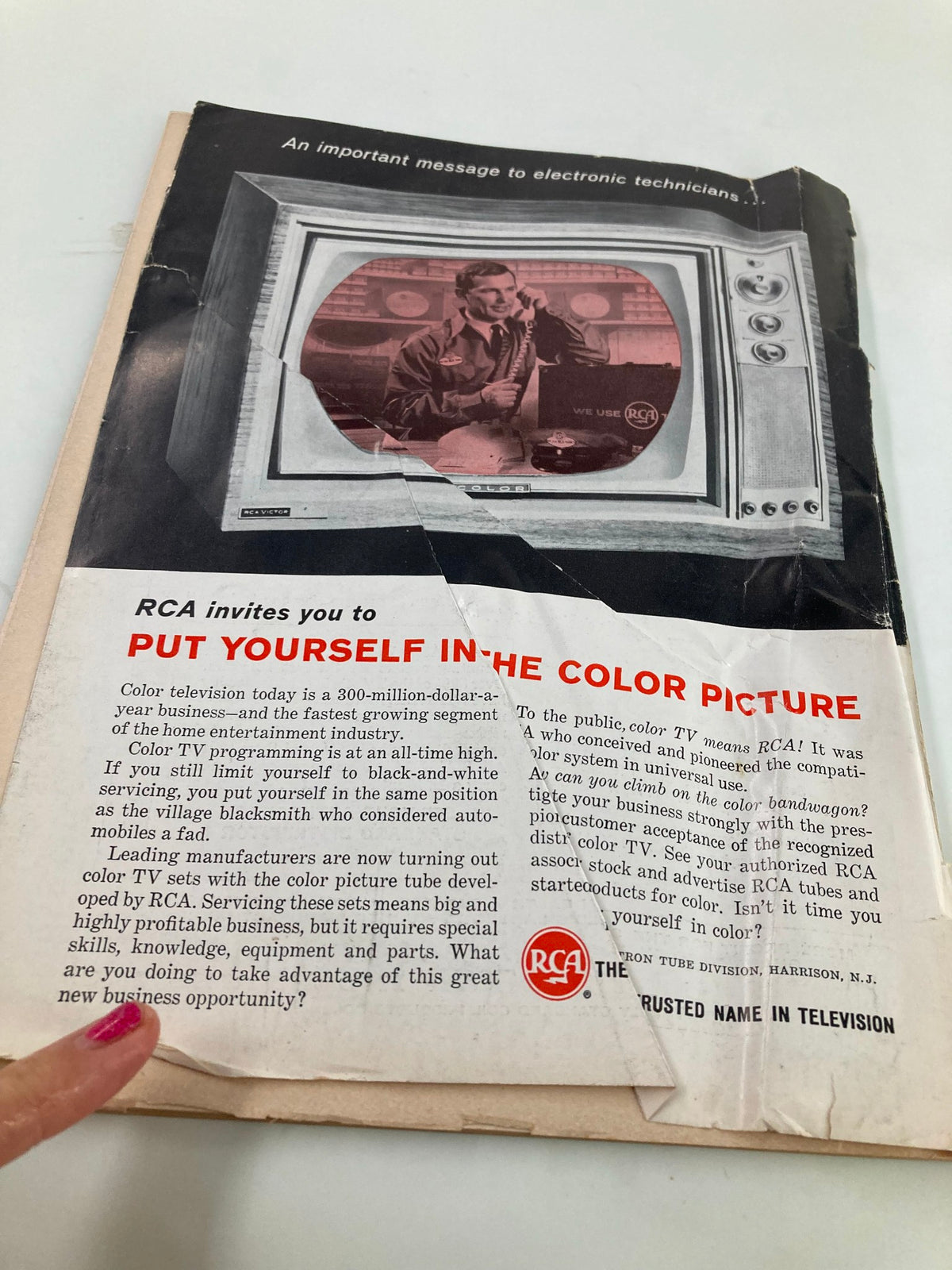 VTG Radio-Electronics Magazine December 1962 back cover displaying a message from RCA encouraging technicians to embrace color television technology.