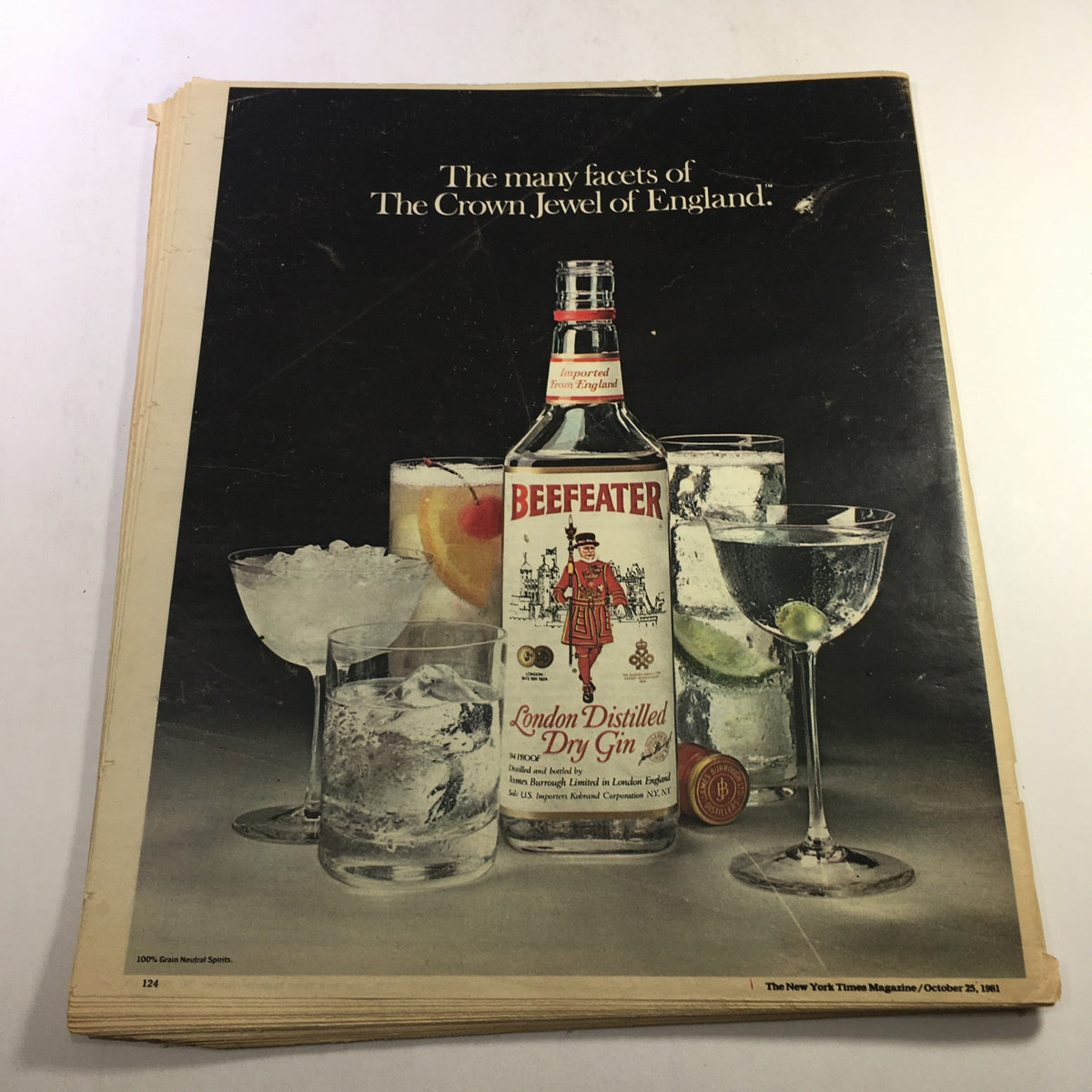 Back cover of VTG The New York Times Magazine October 25 1981 featuring an advertisement for Beefeater London Dry Gin with a collection of cocktails.