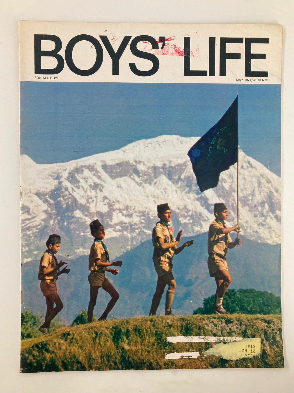 VTG Boys' Life Magazine May 1971 cover featuring students scouting in Nepal with a backdrop of snow-capped mountains.