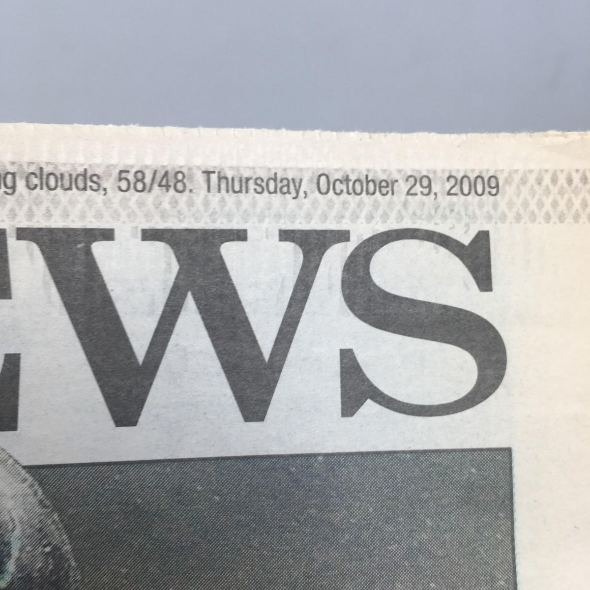 Top detail of the NY Daily News dated October 29, 2009, showing the date and weather conditions for the issue titled 'Damp Yankees.'