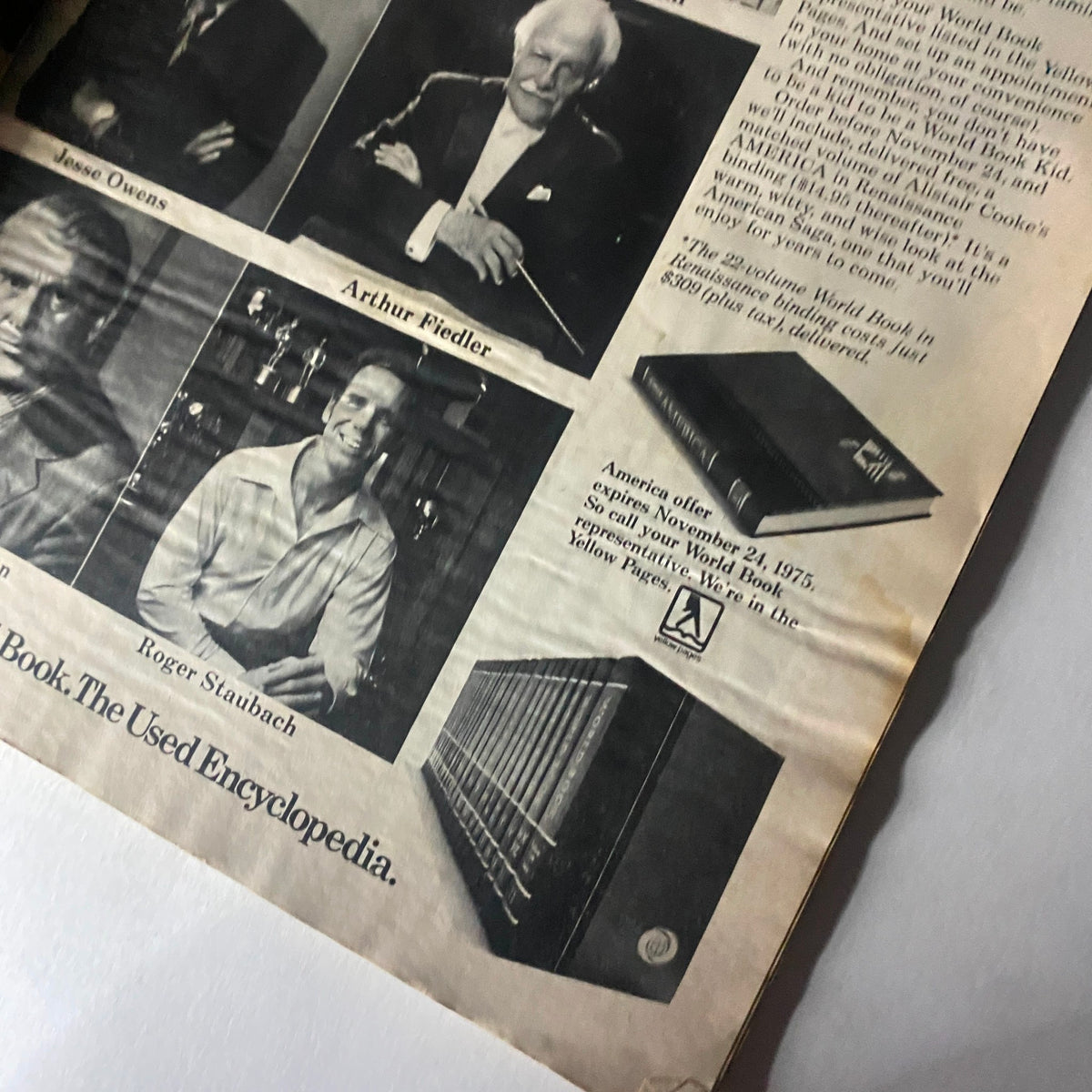 Inside page of the VTG People Weekly Magazine November 10 1975 featuring Roger Staubach and Arthur Fiedler. Highlights celebrity culture of the 1970s.