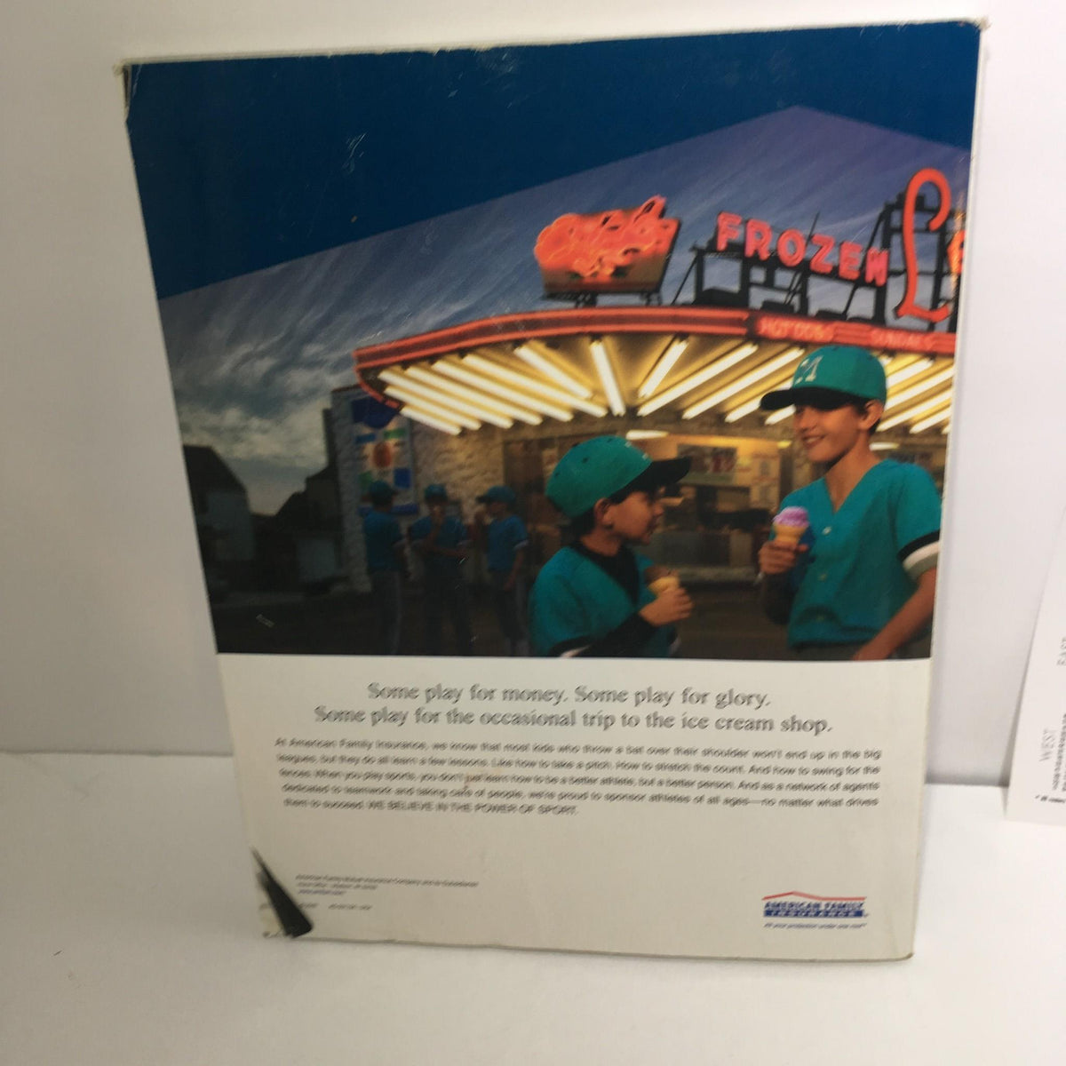 Back cover of the 2005 Chicago White Sox edition 14 volume 4 Magazine, featuring an advertisement with children enjoying ice cream.