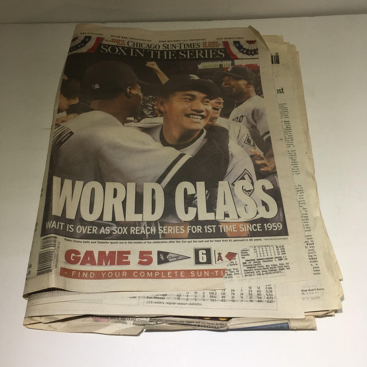 Chicago Sun-Times headline from October 17, 2005, featuring the Chicago White Sox celebrating their first World Series appearance since 1959 with the bold title 'WORLD CLASS' and significant imagery capturing this historic sports moment.