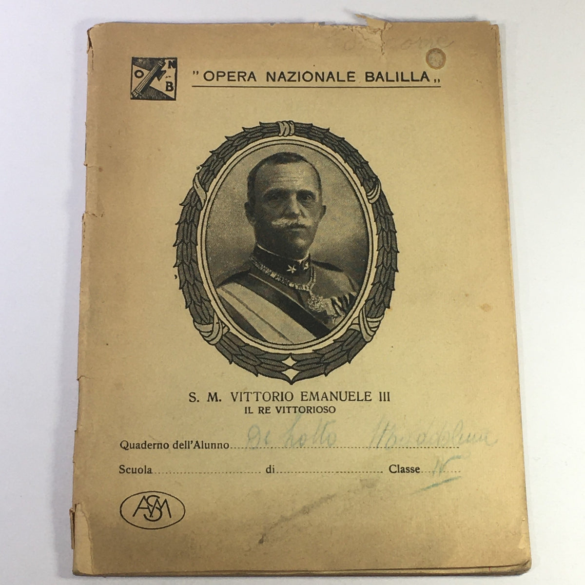 Cover of the vintage magazine 'VTG 1915 Opera Nazionale Balilla S. M. Vittorio Emanuele III IL Re Vittorioso', showcasing a portrait of S. M. Vittorio Emanuele III, highlighting historical significance from 1915.