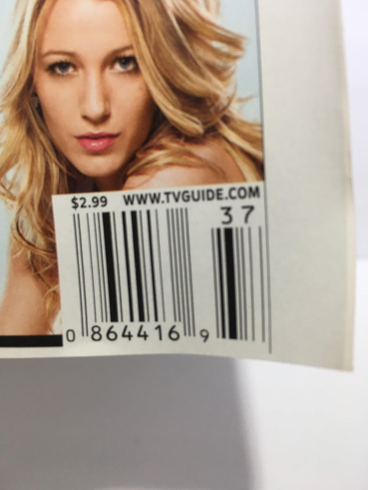 Bar code and price detail of TV Guide Sept 10-16 2007 Special Issue Fall Preview, featuring a price of $2.99.