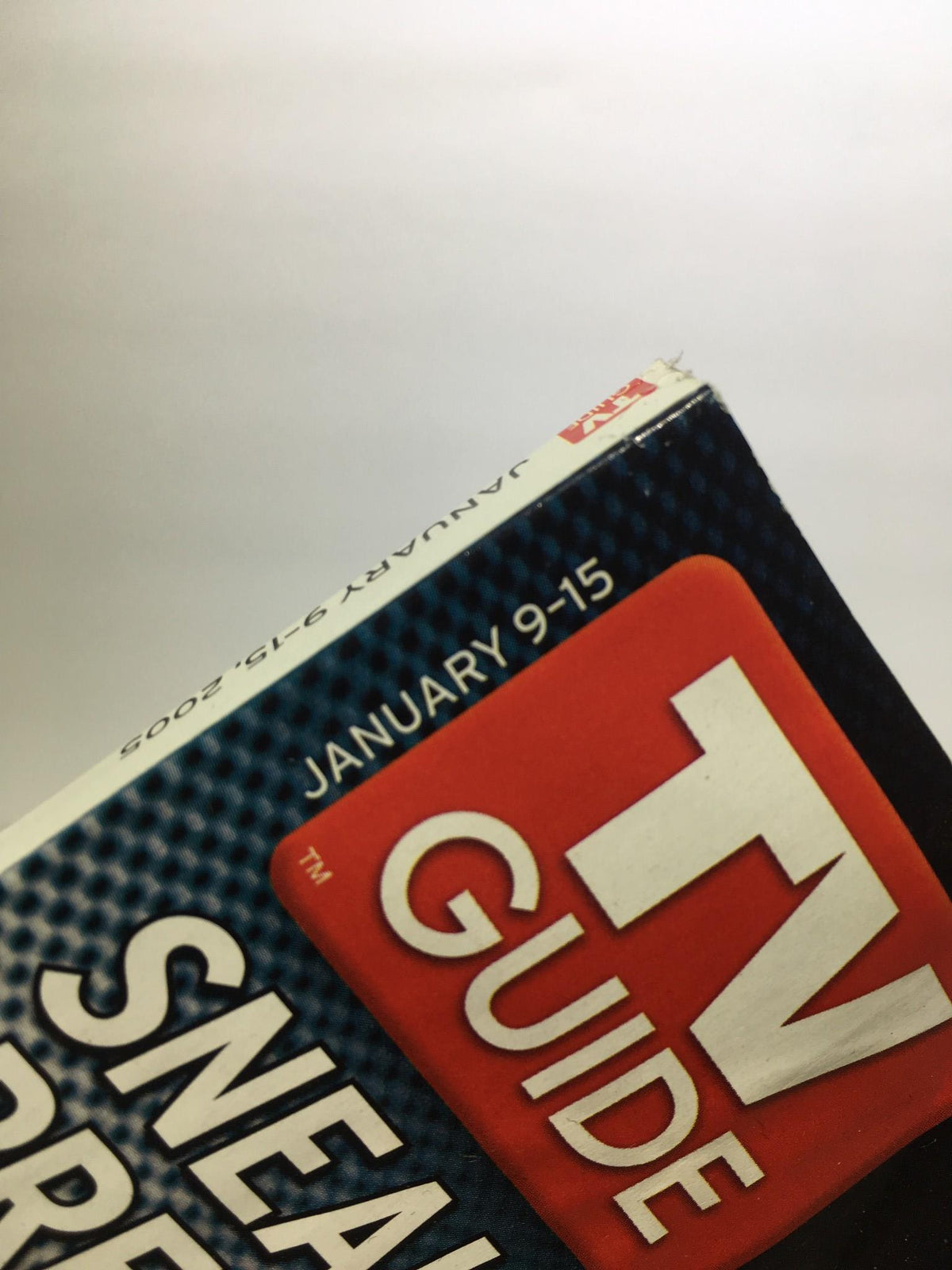 TV Guide January 9-15 Sneak Preview Kiefer Sutherland Cover, showcasing the magazine's title and publication date.
