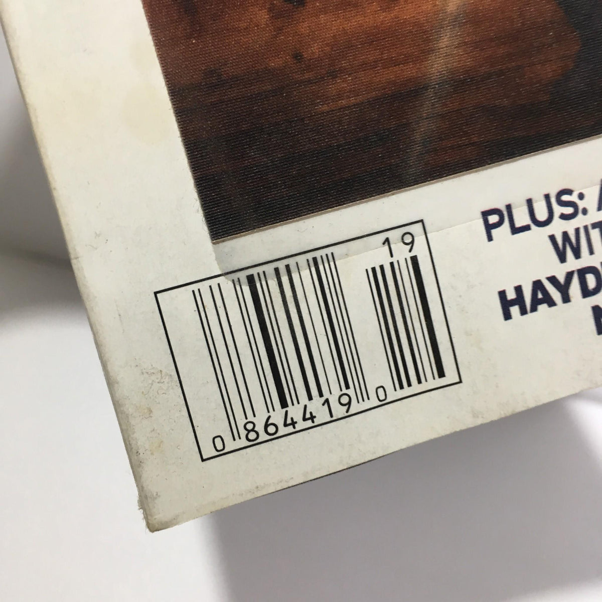 Barcode image from the TV Guide May 11-17 2002 Star Wars Saga Cover, showcasing product details.