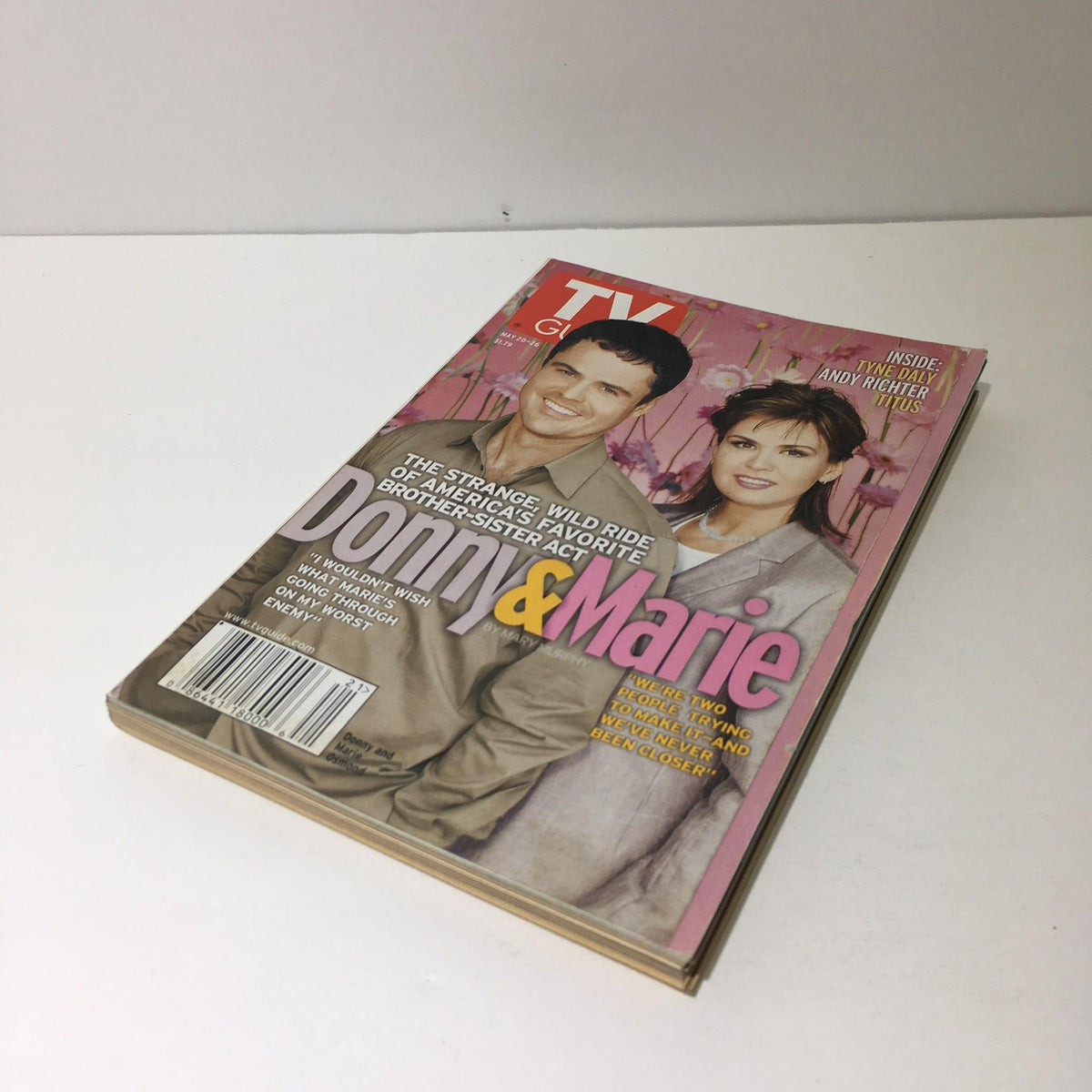 TV Guide May 20-26 2000 featuring Donny and Marie Osmond on the cover, showcasing the iconic brother-sister duo in a magazine format.