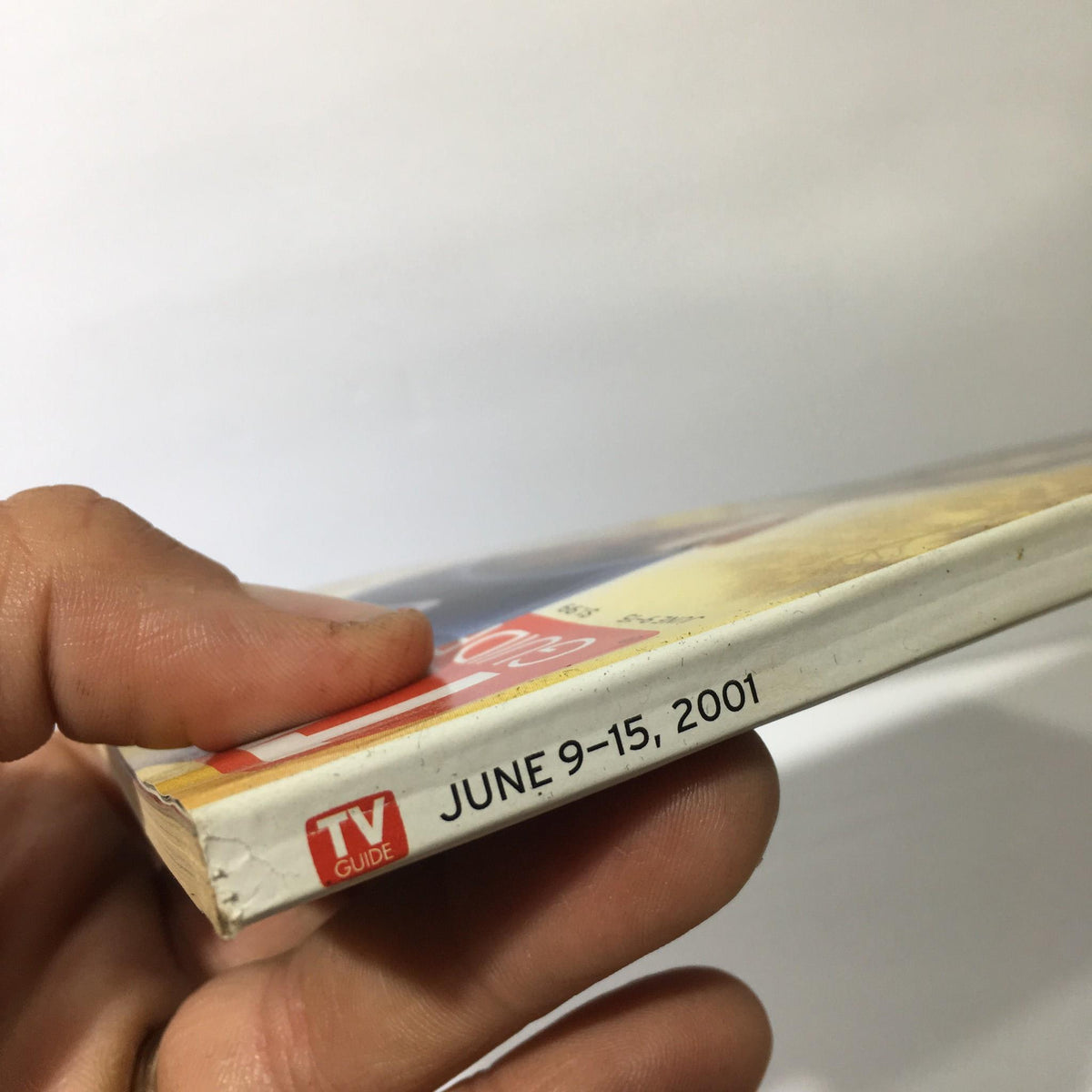 Cover spine of TV Guide June 9-15 2001 featuring shipment details.