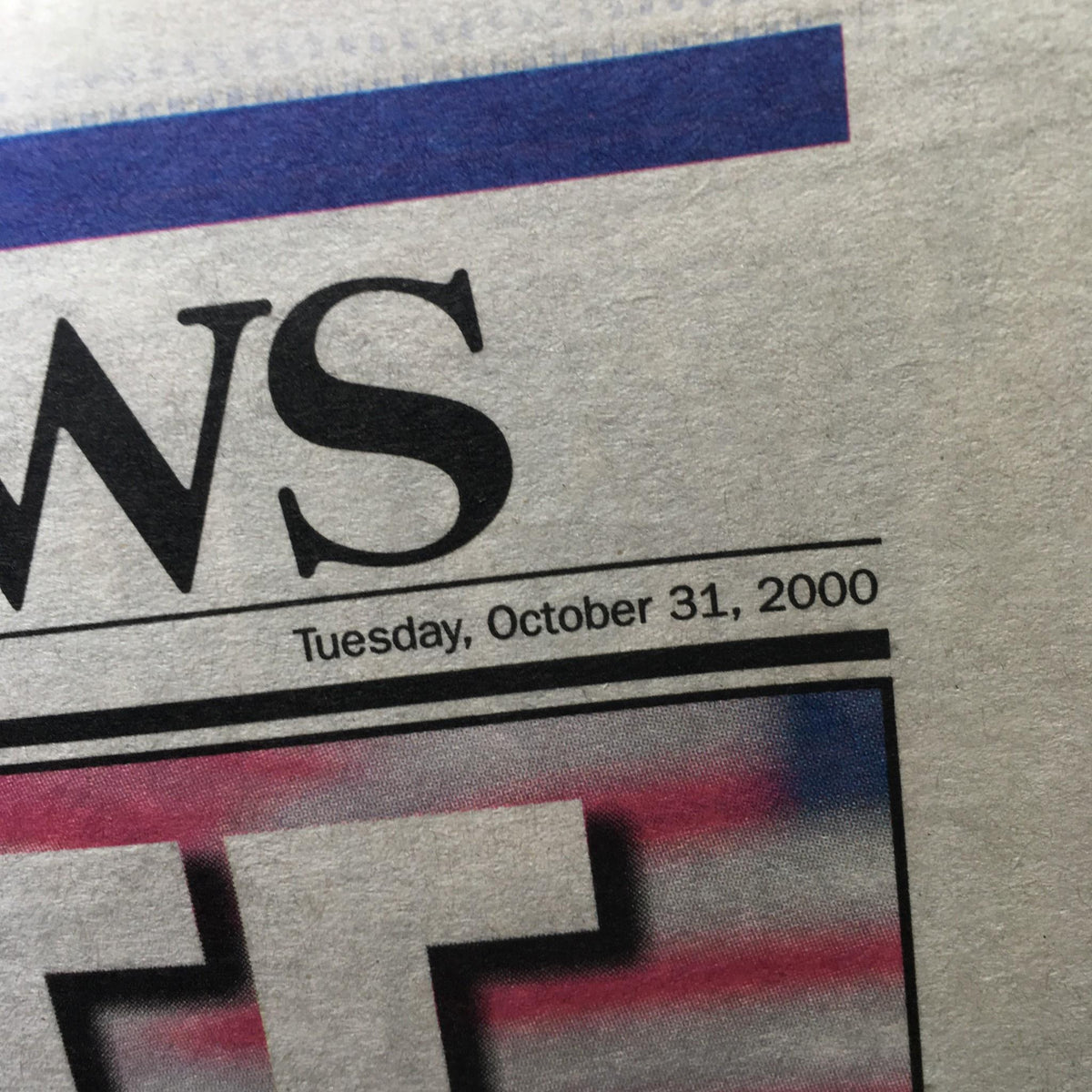 Close-up of NY Daily News header dated Tuesday, October 31, 2000, linked to the 'YANKEE TOWN!' headline.