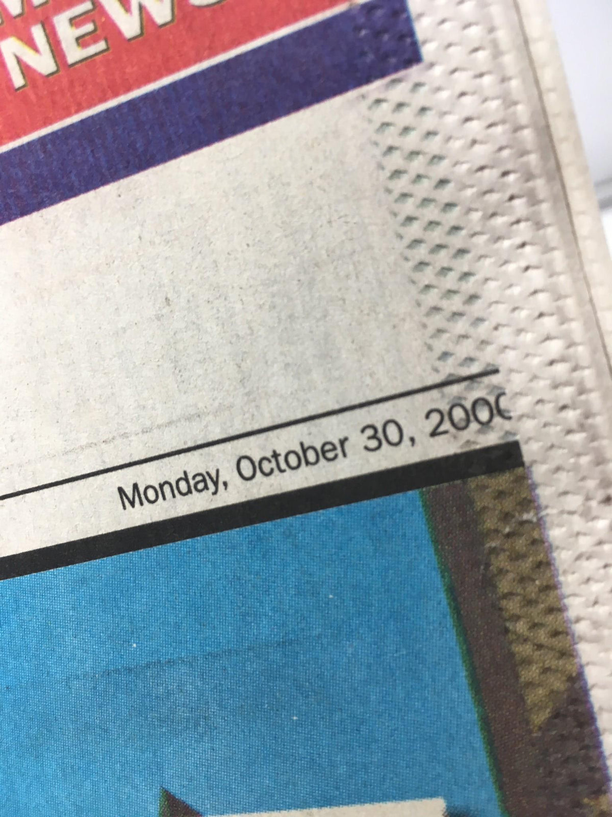 NY Daily News: Oct 30 2000 edition date section highlighting Monday, October 30, 2000.